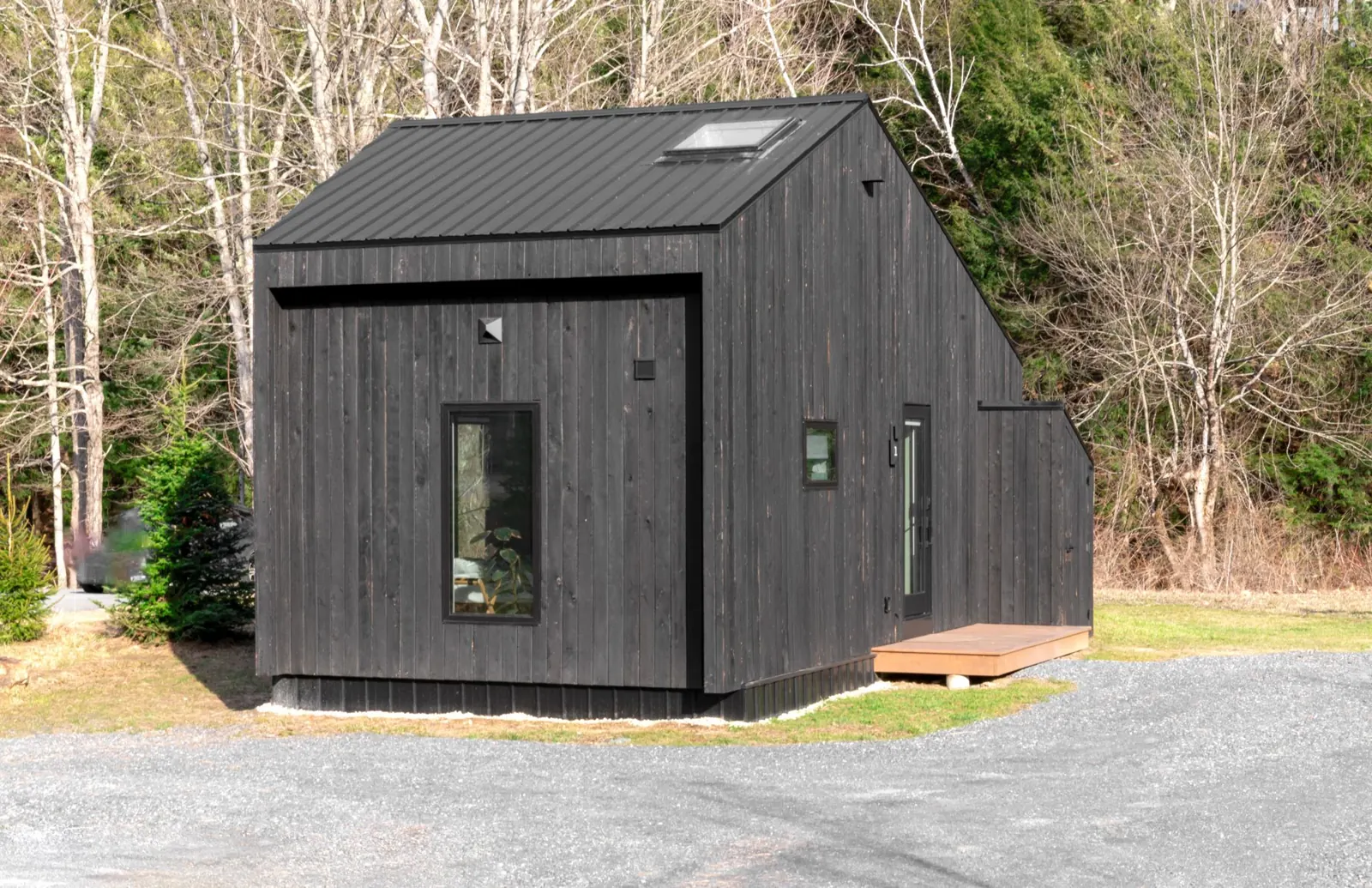 Compact modular cabin